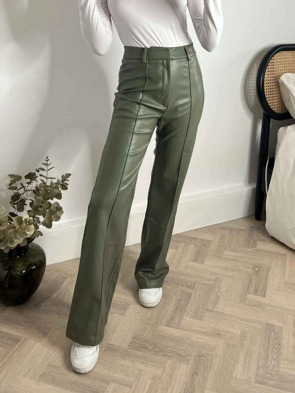 Alyssa PU Flare Trouser / Olive PU