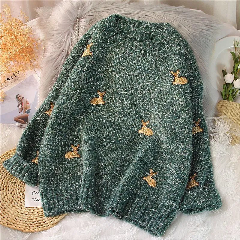 Elevate Your Winter Wardrobe with the Vintage Knit Deer Sweater 🌟🧥