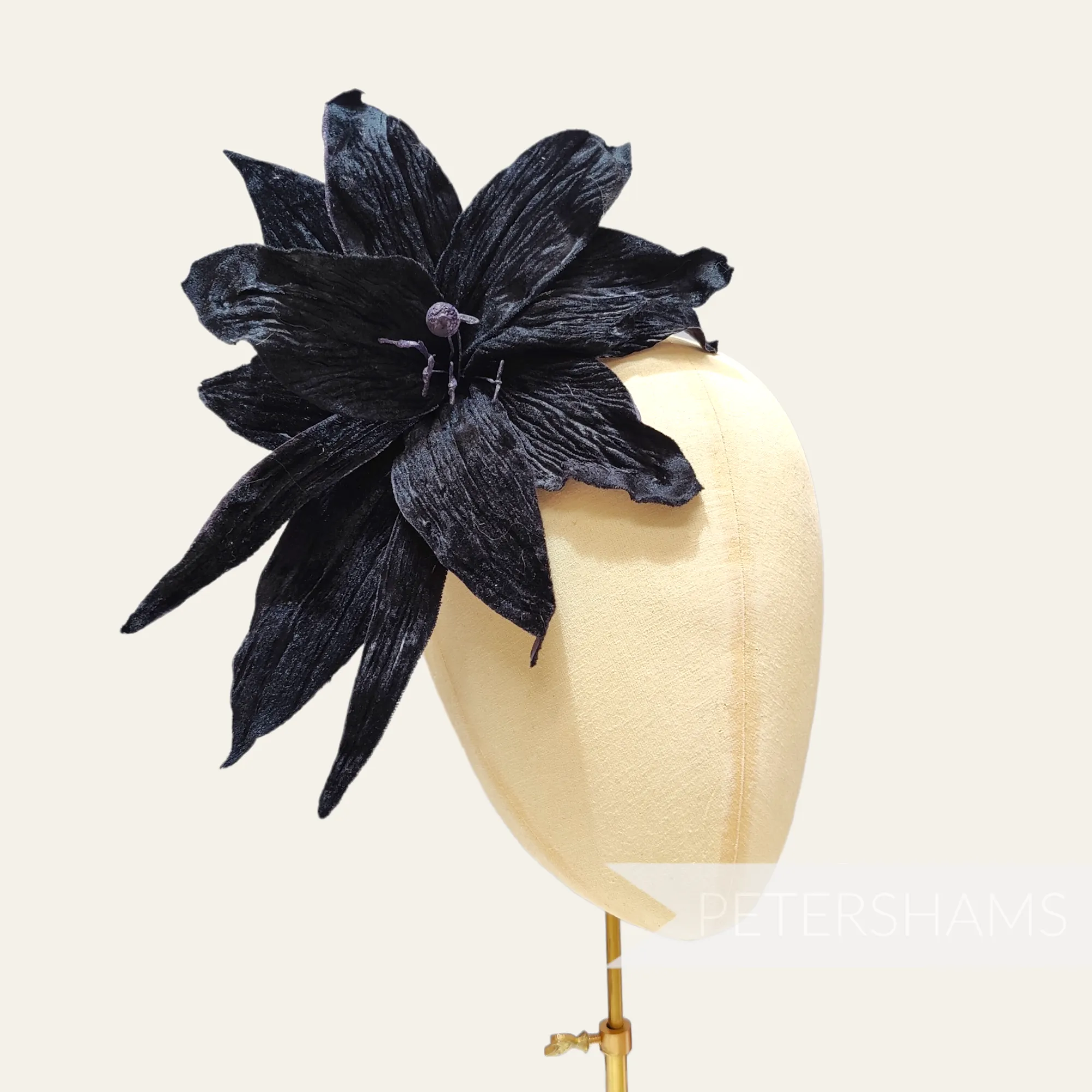 'Kiera' Large 18cm Velvet Lily Flower Mount