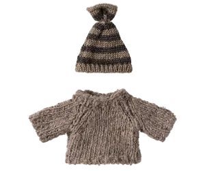 Knitted Sweater and Hat for Big Brother Mouse