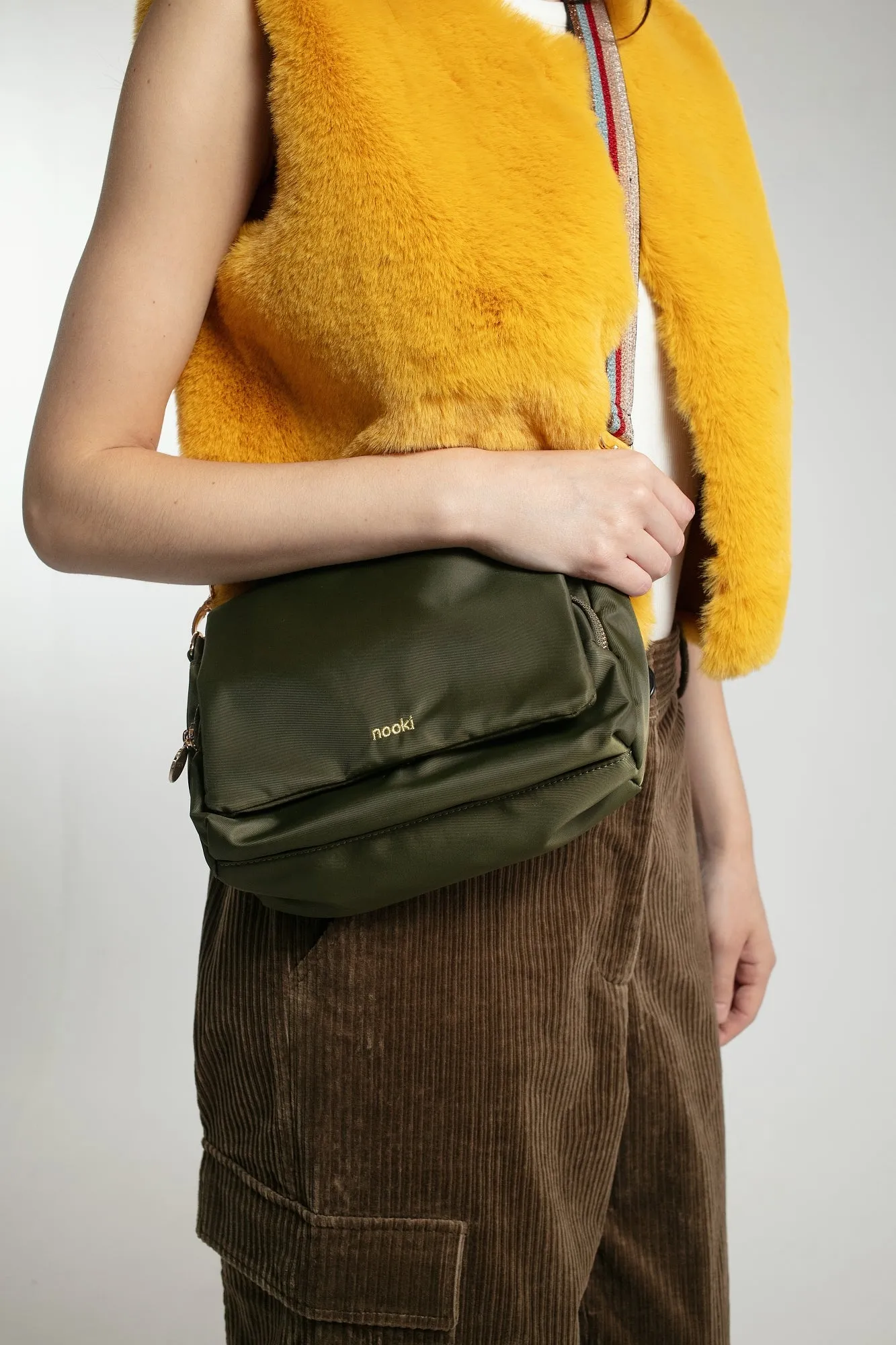 LEYTON NEW CROSS BODY BAG IN KHAKI