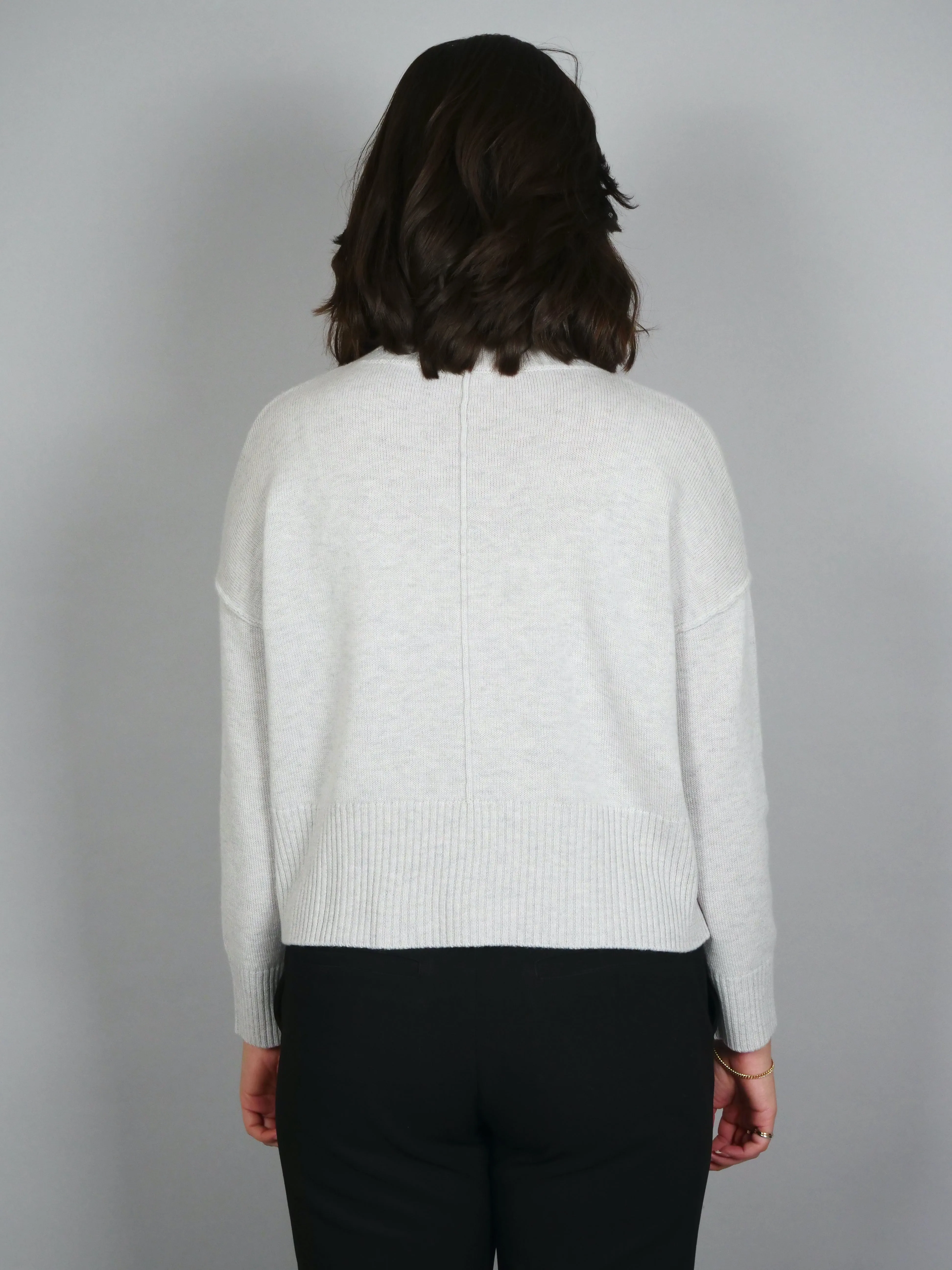 SY-23080 Sweater - 100% Wool - Accessories - Light Grey