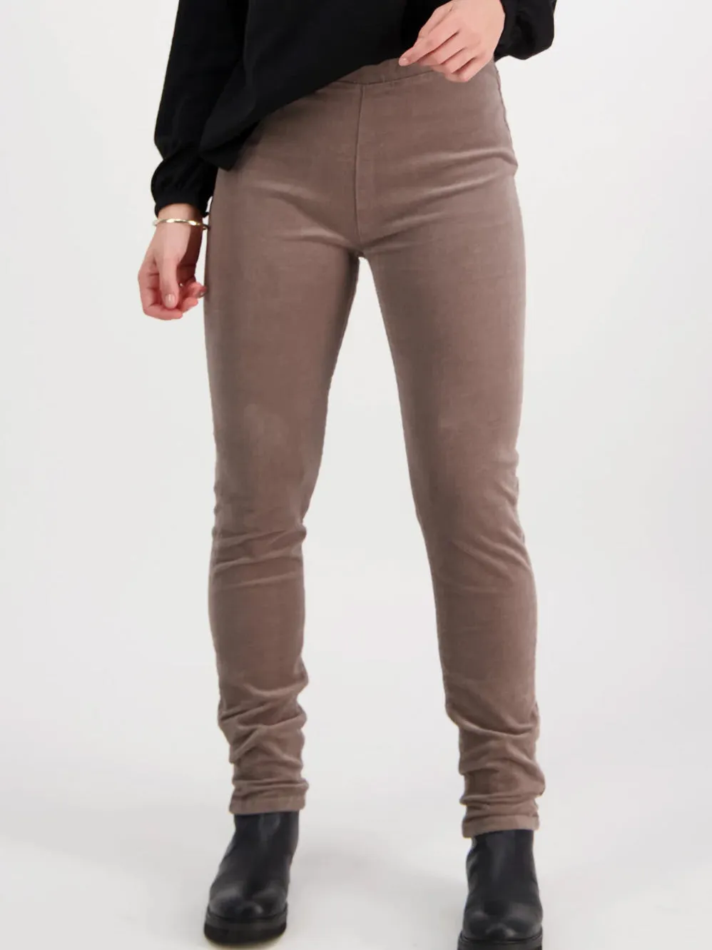 VASSALLI SKINNY PULL ON CORD PANT